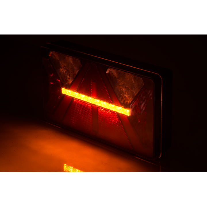 Lampa zadná LED s trojuholníkom Strada