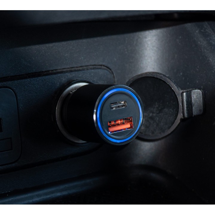 Výkonná nabíjačka do auta 38W USB + USB-C QC 3.0